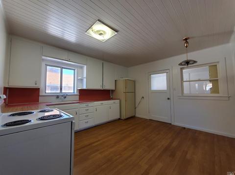 423 Coast St, Willits, CA 95490 photo 6