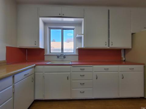 423 Coast St, Willits, CA 95490 photo 7