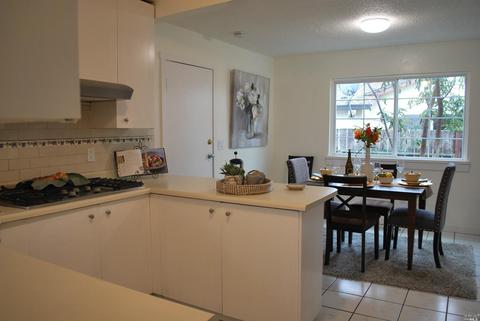 208 Sutter St, Petaluma, CA 94954 photo 4