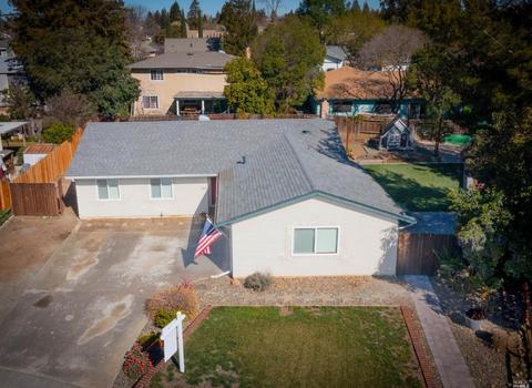 740 Mckenzie Ct, Dixon, CA 95620 photo 4
