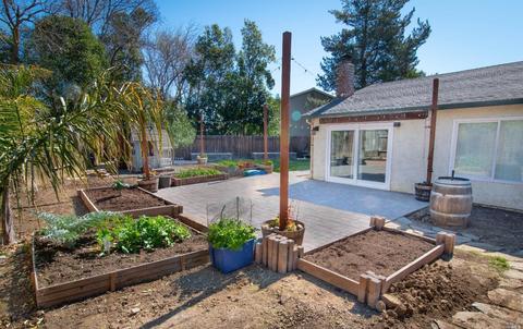 740 Mckenzie Ct, Dixon, CA 95620 photo 2