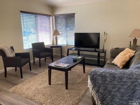 560 Empire Dr, Ukiah, CA 95482 photo 5