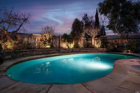 1194 Eagle Dr, Windsor, CA 95492 photo 2