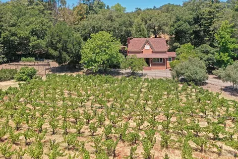 1039 S Fitch Mountain Rd, Healdsburg, CA 95448