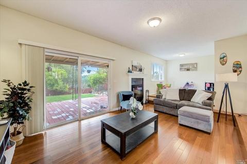 521 Brooke Dr, Vallejo, CA 94591 photo 4