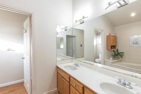 7015 Edinburgh Ct, Windsor, CA 95492 photo 20