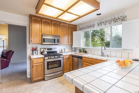 7015 Edinburgh Ct, Windsor, CA 95492 photo 6