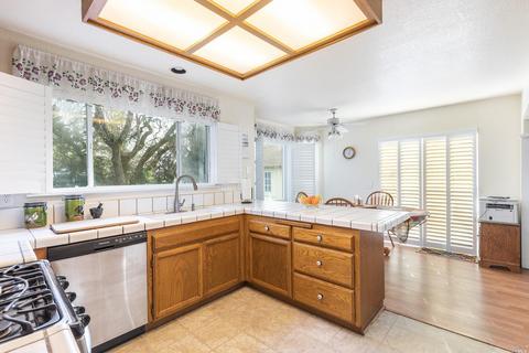 7015 Edinburgh Ct, Windsor, CA 95492 photo 11