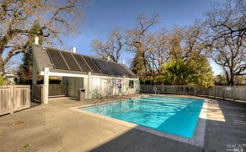 118 Courtyards E, Windsor, CA 95492 photo 2