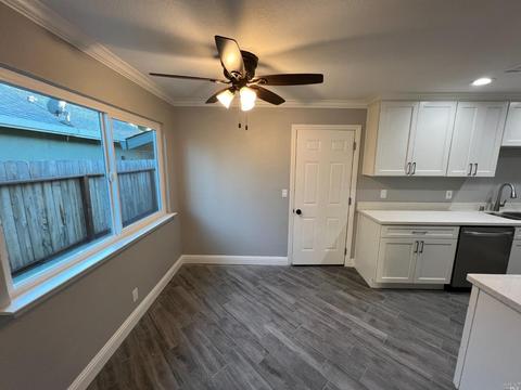521 Trinity Dr, Vacaville, CA 95687 photo 3