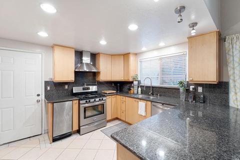 1015 Skyline Dr, Vallejo, CA 94591 photo 9