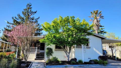7 E Napa Dr, Petaluma, CA 94954 photo 1
