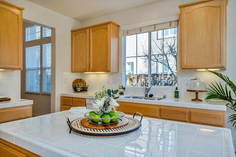 124 Ullman Ct, Napa, CA 94559 photo 3