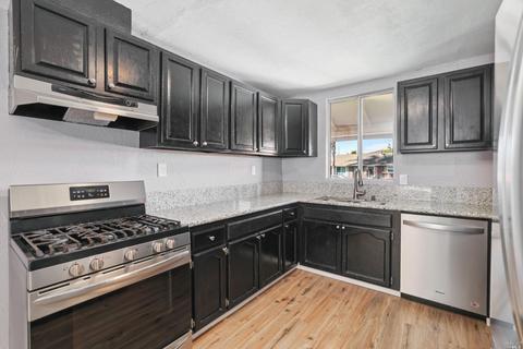 231 W Chestnut St, Dixon, CA 95620 photo 6