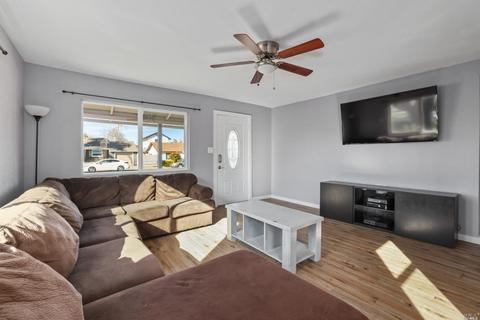 231 W Chestnut St, Dixon, CA 95620 photo 5