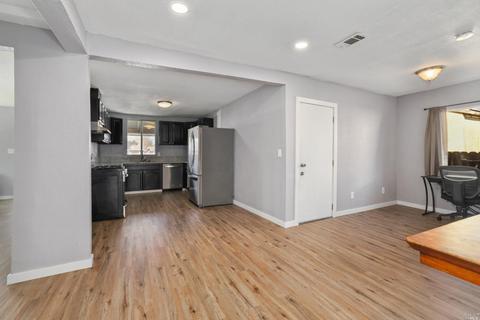 231 W Chestnut St, Dixon, CA 95620 photo 8