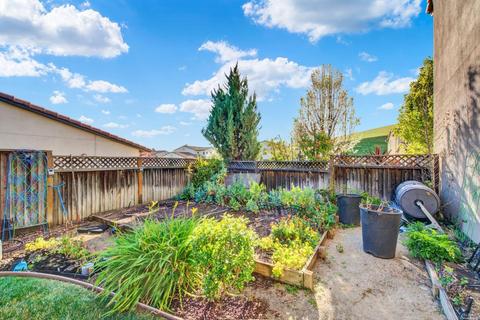 3045 Pebble Beach Cir, Fairfield, CA 94534 photo 70