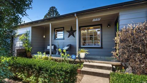 1727 Wright St, Santa Rosa, CA 95404 photo 1