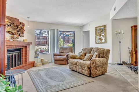 148 Clydesdale Dr, Vallejo, CA 94591 photo 2