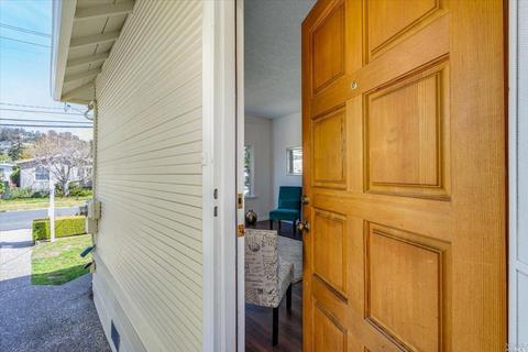 821 Everett St, El Cerrito, CA 94530 photo 2