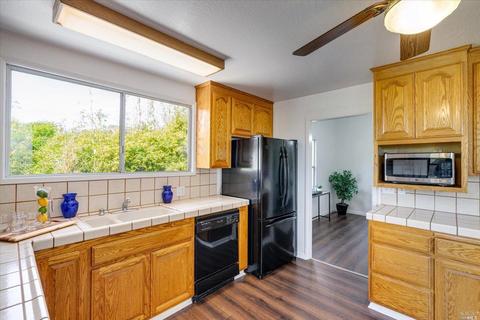 821 Everett St, El Cerrito, CA 94530 photo 10