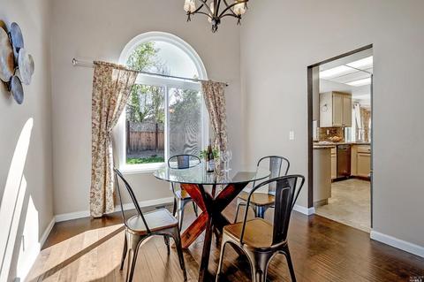 9456 Wellington Cir, Windsor, CA 95492 photo 11