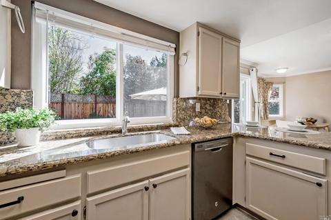 9456 Wellington Cir, Windsor, CA 95492 photo 14