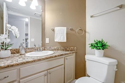 9456 Wellington Cir, Windsor, CA 95492 photo 24