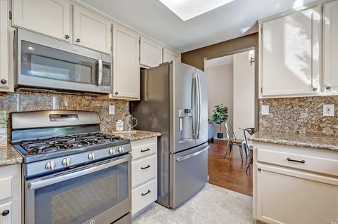 9456 Wellington Cir, Windsor, CA 95492 photo 13