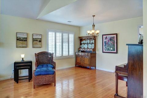 352 Barcelona St, Vallejo, CA 94591 photo 6