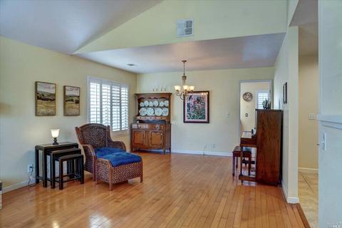 352 Barcelona St, Vallejo, CA 94591 photo 8