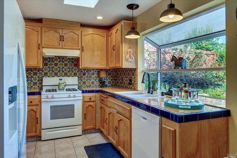 352 Barcelona St, Vallejo, CA 94591 photo 17