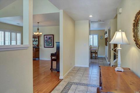352 Barcelona St, Vallejo, CA 94591 photo 4