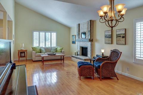352 Barcelona St, Vallejo, CA 94591 photo 13
