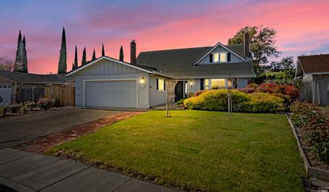 2735 Marigold Dr, Fairfield, CA 94533 photo 1