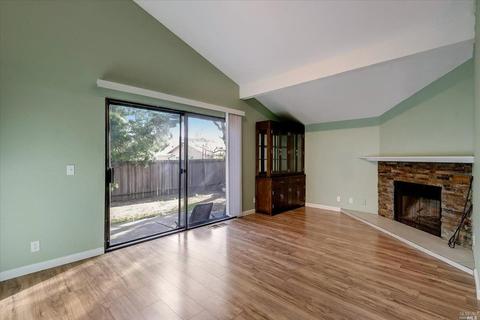 1915 Manor Pl, Fairfield, CA 94533 photo 3