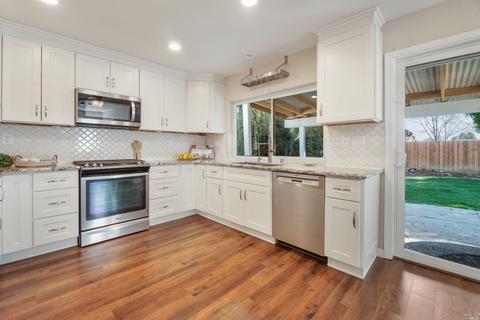 430 Rolling Oak Dr, Vacaville, CA 95688 photo 17