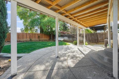430 Rolling Oak Dr, Vacaville, CA 95688 photo 38