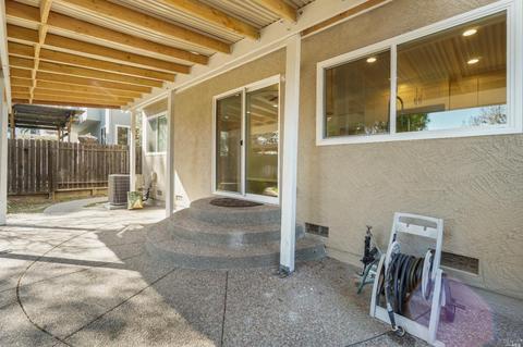 430 Rolling Oak Dr, Vacaville, CA 95688 photo 39