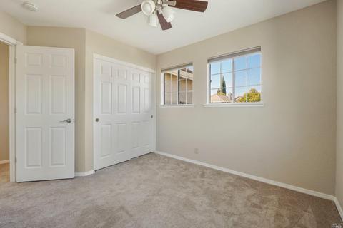 430 Rolling Oak Dr, Vacaville, CA 95688 photo 21