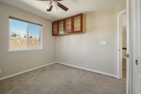 430 Rolling Oak Dr, Vacaville, CA 95688 photo 23