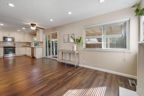 430 Rolling Oak Dr, Vacaville, CA 95688 photo 14