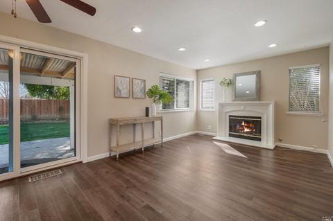 430 Rolling Oak Dr, Vacaville, CA 95688 photo 13
