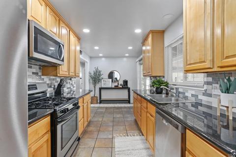 121 Fairfax Ct, Vallejo, CA 94591 photo 27