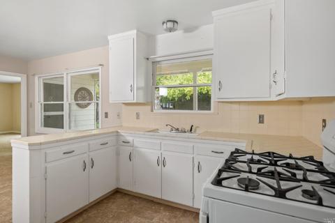 310 Chase St, Sonoma, CA 95476 photo 7