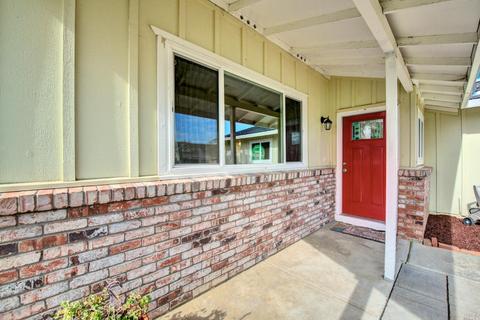 319 Daphne Dr, Fairfield, CA 94533 photo 7