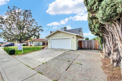 319 Daphne Dr, Fairfield, CA 94533 photo 4