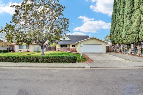 319 Daphne Dr, Fairfield, CA 94533 photo 2