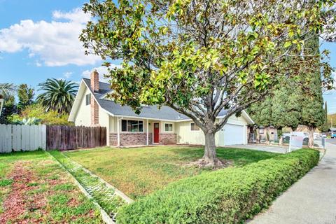 319 Daphne Dr, Fairfield, CA 94533 photo 5