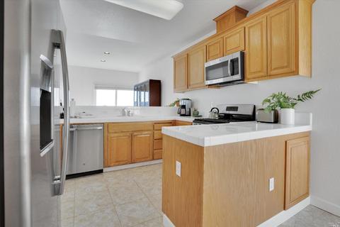 351 Jade Cir, Vallejo, CA 94590 photo 16